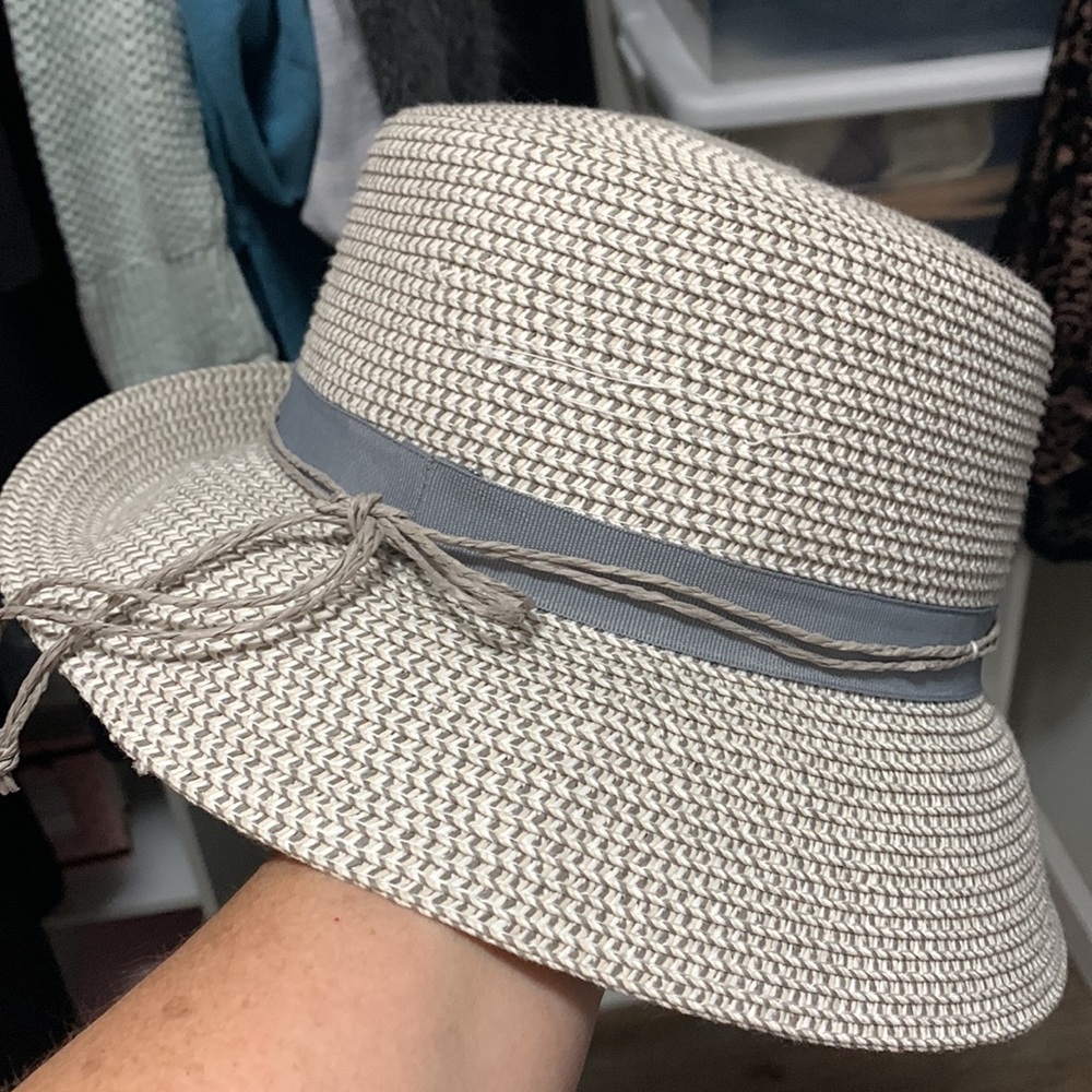 Bucket hat - Picture 3 of 3